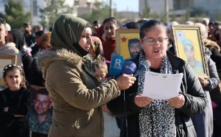 Malbatên şehîdan êrişa li ser Şengalê şermezar kir