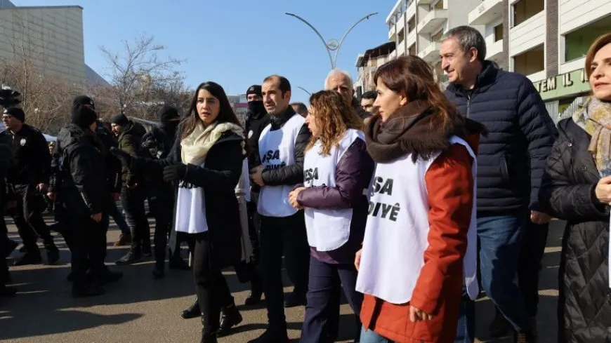 Şande bi dirûşma ‘Ji Îmraliyê re hezar silav’ hat birêkirin