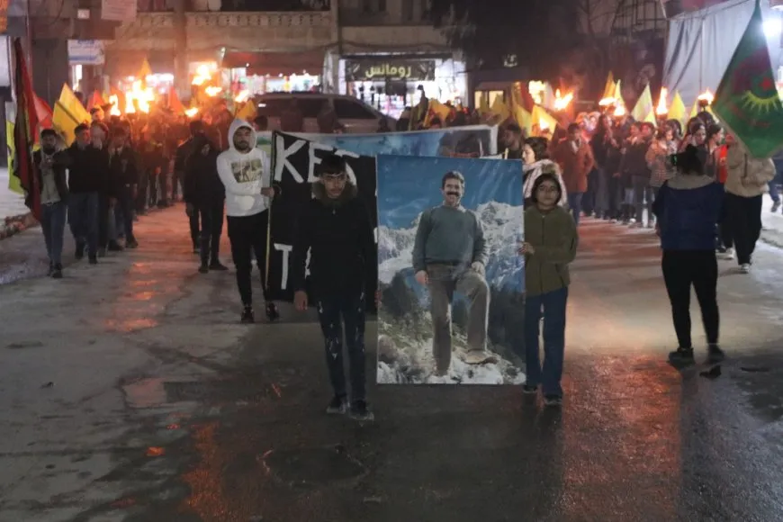 Ciwanên Helebê bi meşekê piştgirî da HRE'yê