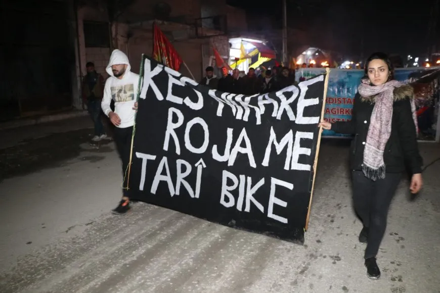 Ciwanên Helebê bi meşekê piştgirî da HRE'yê