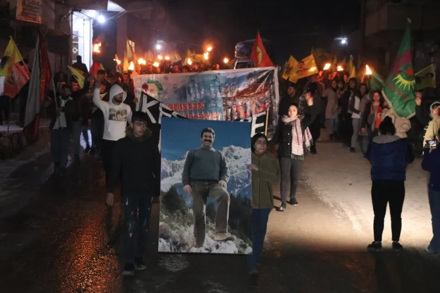 Ciwanên Helebê bi meşekê piştgirî da HRE'yê