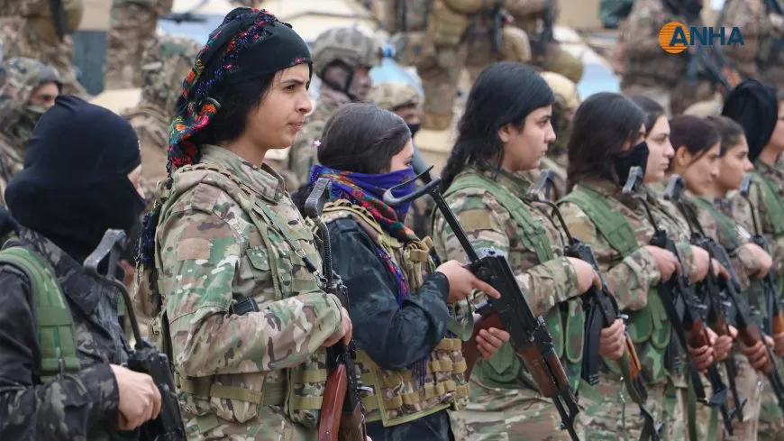 Ji bo 6 şehîdên QSD’ê merasîmeke leşkerî hat lidarxistin