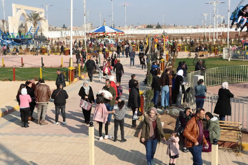 Li Qamişlo xelk li park û qadan e