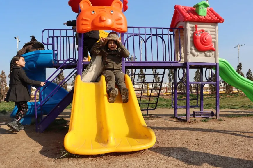 Li Qamişlo xelk li park û qadan e