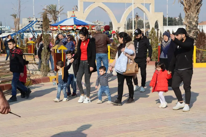 Li Qamişlo xelk li park û qadan e