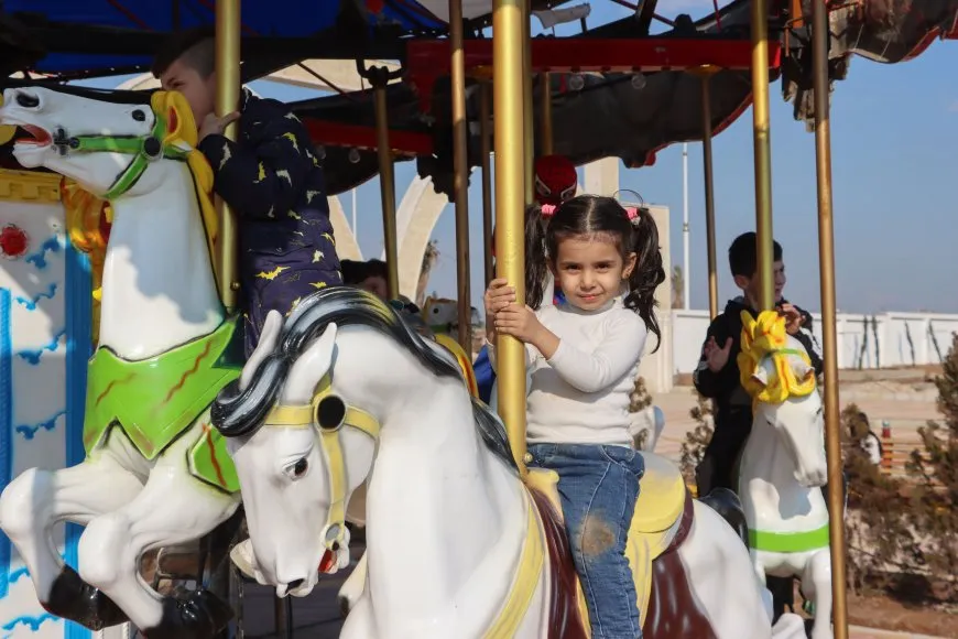 Li Qamişlo xelk li park û qadan e