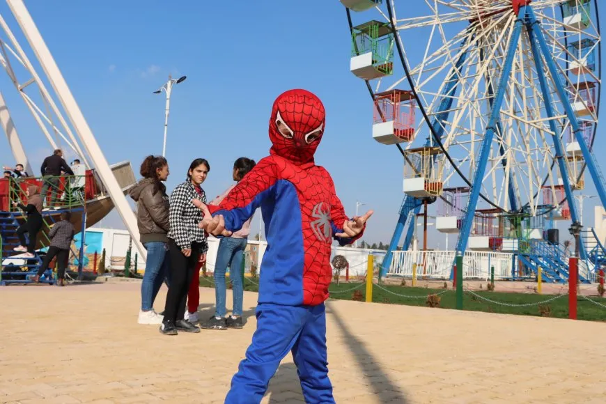Li Qamişlo xelk li park û qadan e