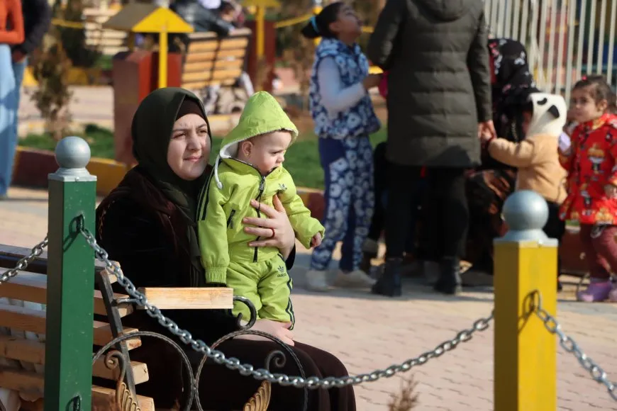 Li Qamişlo xelk li park û qadan e