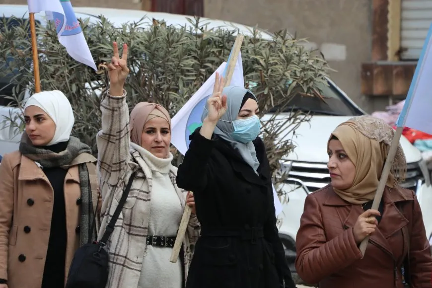 Ciwan li dijî êrişên dagirkeriyê meşiyan