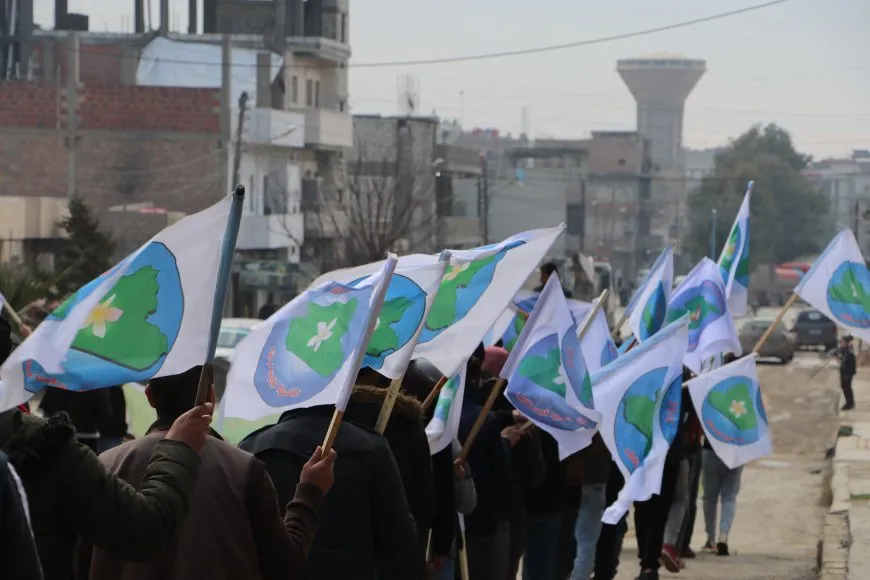Ciwan li dijî êrişên dagirkeriyê meşiyan