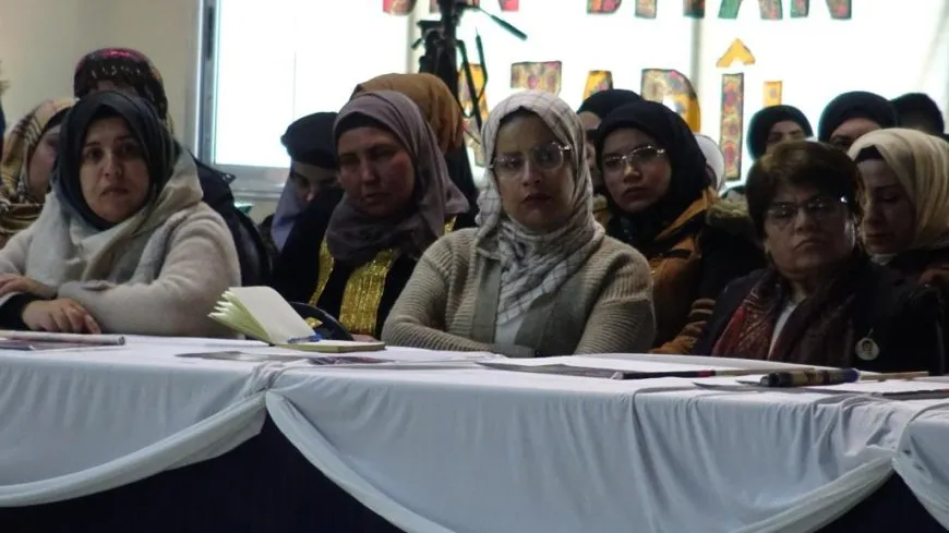 Di konferansa Azadiya Rêber Ocalan de komploya navneteweyî hat nîqaşkirin
