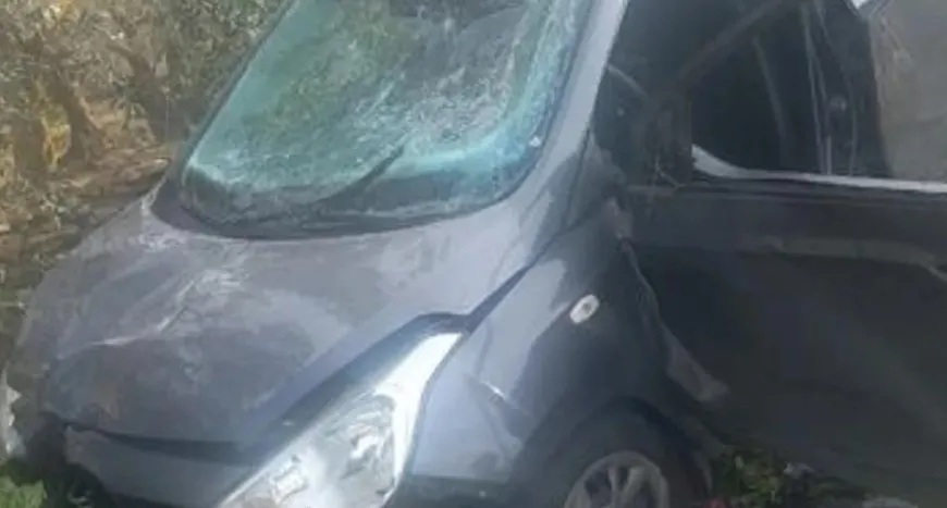 Li başûrê Lubnanê erebeyek hat bombebarankirin