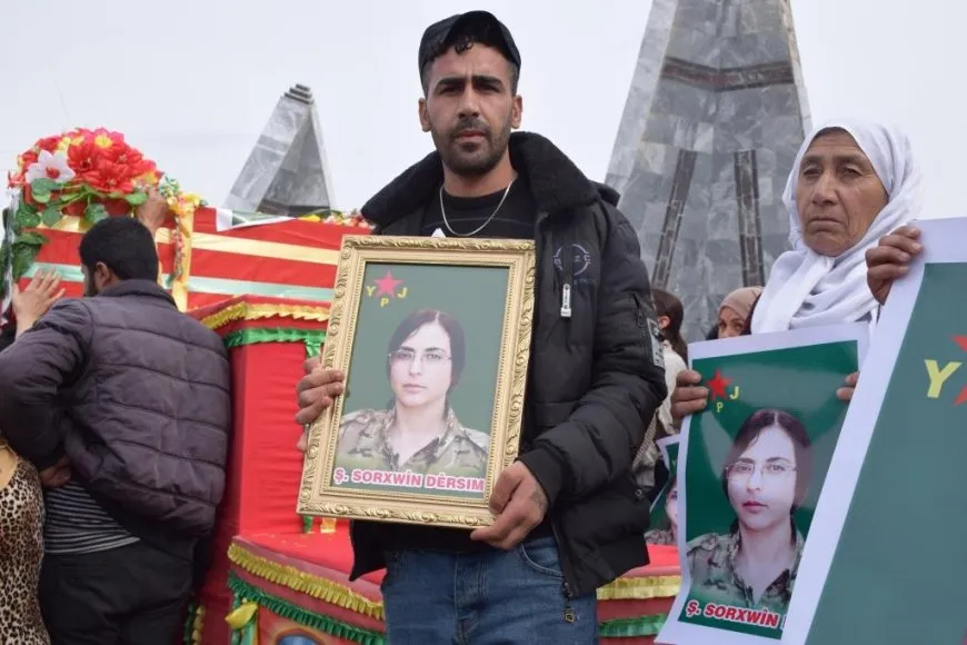 Şehîd Sorxwîn Rojhilat bi merasîmeke bi heybet li Kobanê hate oxirkirin