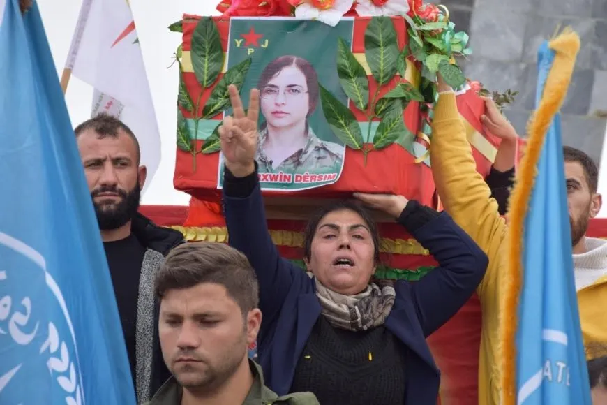 Şehîd Sorxwîn Rojhilat bi merasîmeke bi heybet li Kobanê hate oxirkirin