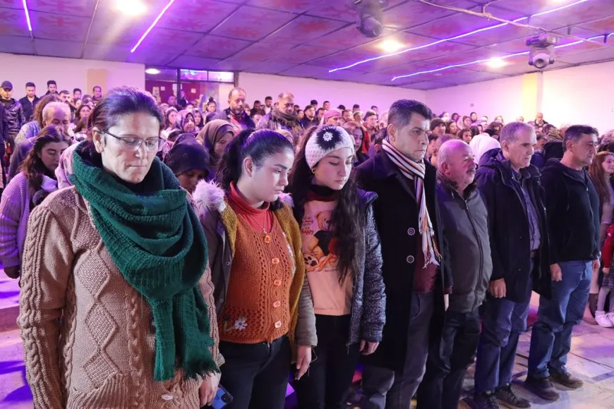 Êzidiyên Efrînê bi boneya Cejna Bêxwîn şahiyek li dar xist