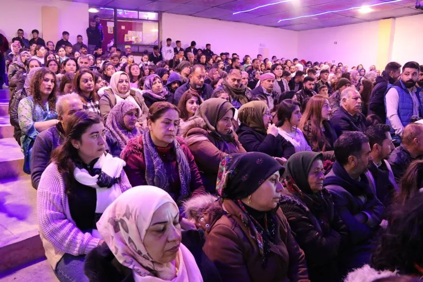 Êzidiyên Efrînê bi boneya Cejna Bêxwîn şahiyek li dar xist