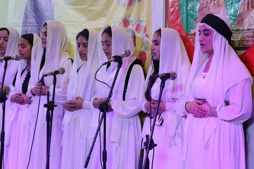 Êzidiyên Efrînê bi boneya Cejna Bêxwîn şahiyek li dar xist