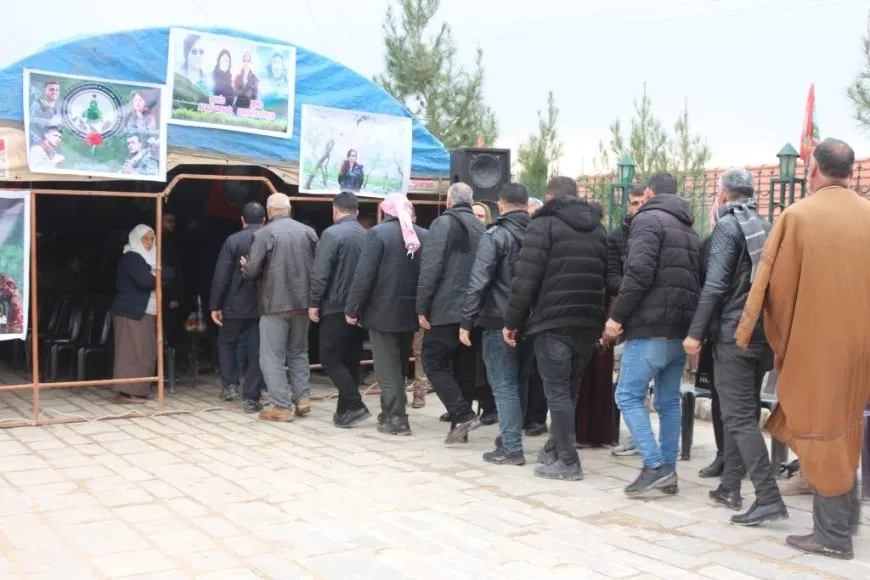 Li Kobanê ji bo şehîd Sorxwîn û Azadî konê sersaxiyê hat vedan