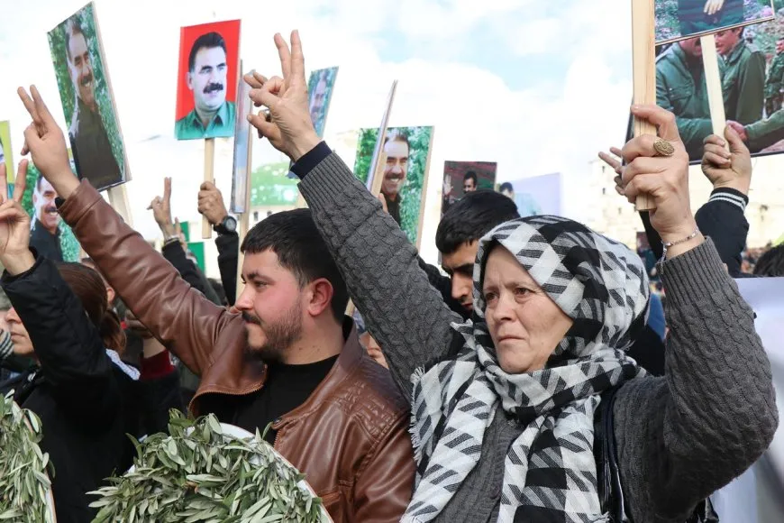 ‘Rêber Abdullah Ocalan bi felsefeya xwe dîrok afirand’