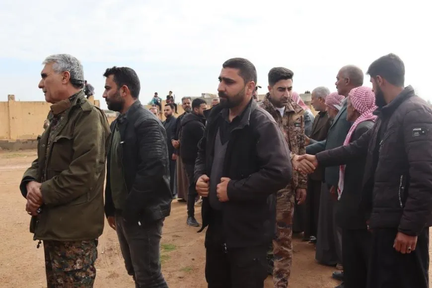 Şêniyên Reqayê sersaxî da malbata şehîd Ehmed Ebas