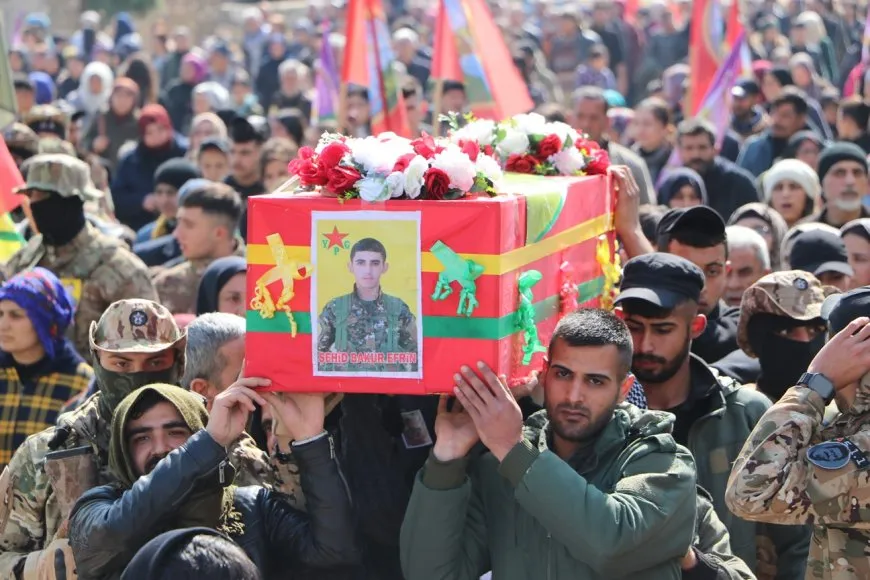 Şehîd Bakur Efrîn li Helebê hat oxirkirin