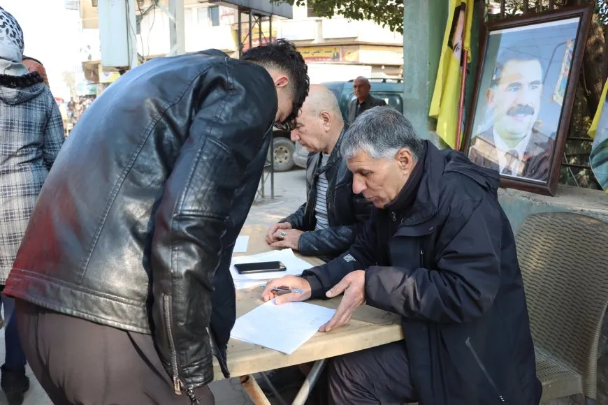 Xebatên komkirina îmzeyan li taxên Qamişloyê berdewam in