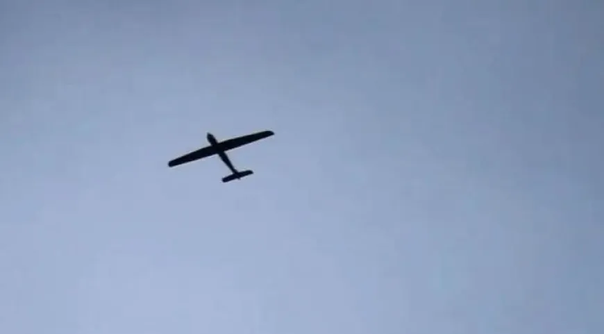 Balafireke bêmirov depoya çekan li Dêrazorê bombebaran kir