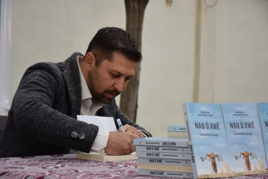 Bi boneya Roja Zimanê dayîkê pirtûka " Nan û Xwê " hat îmzekirin