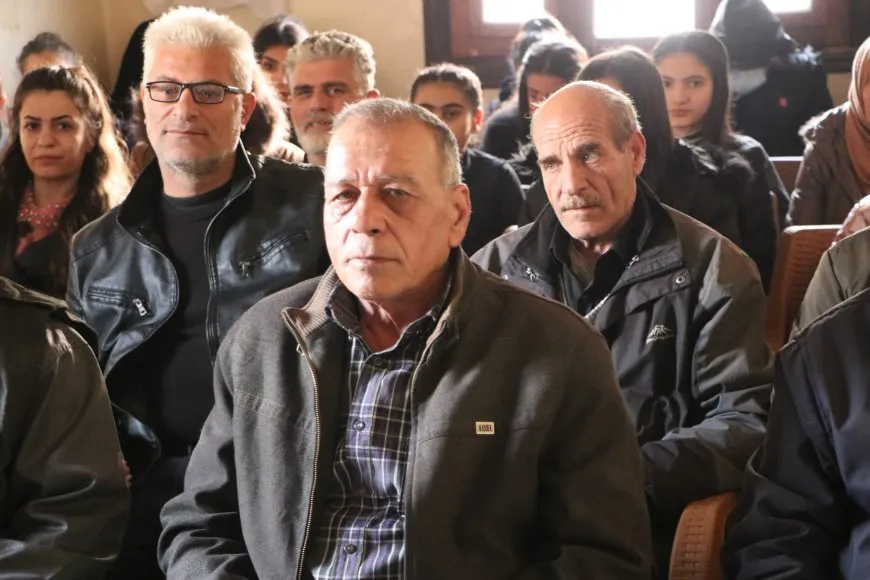 Tevî astengiyan zimanê Kurdî hebûna xwe diparêze