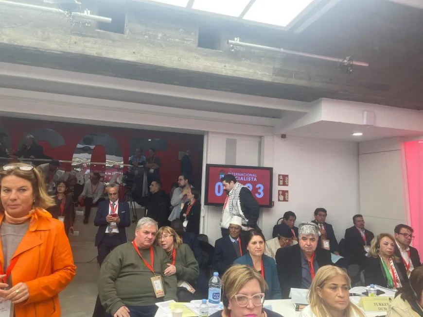 PYD`ê tev li Kongreya Enternasyonala Sosyalîst a li Spanyayê bû