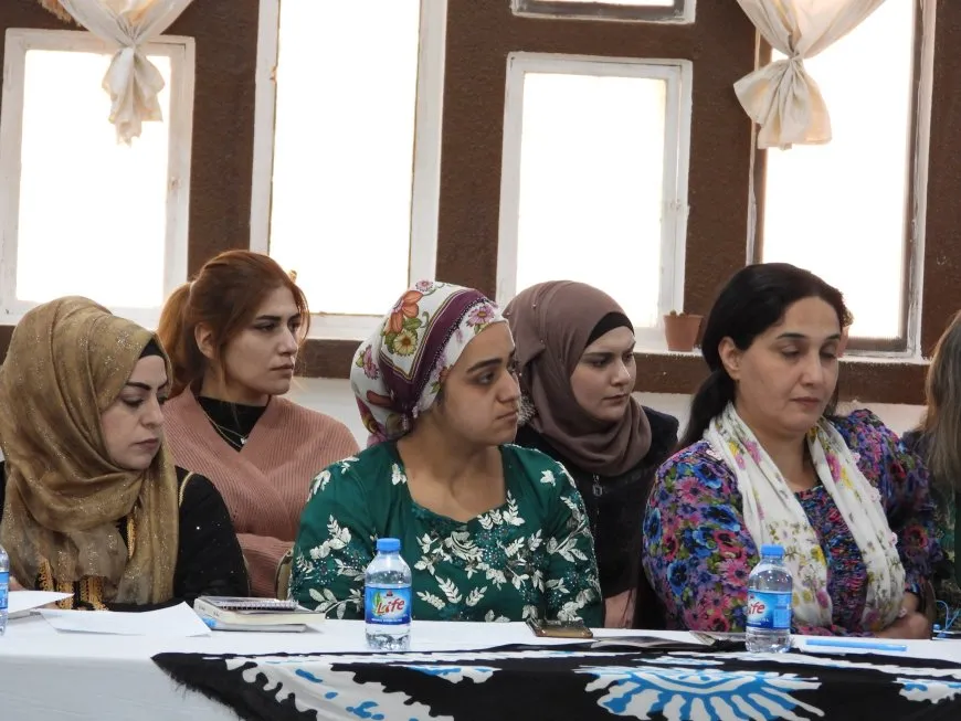 Bi diruşma ˊBi tezên azadiyê ber bi şoreşa jinê veˊ komxebatek hat lidarxistin