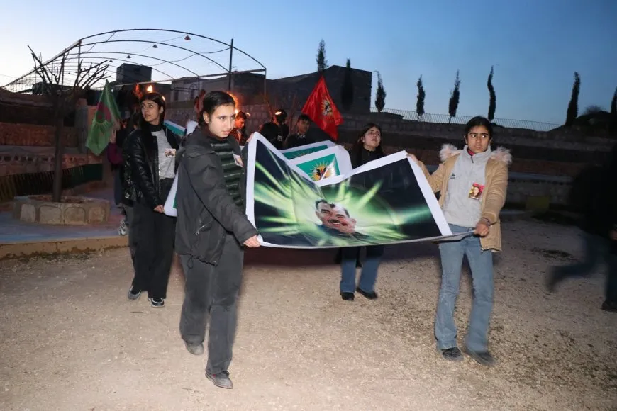 Yekitiya Jinên Ciwan a Helebê şehîd Sara û Bîşeng bi bîr anîn