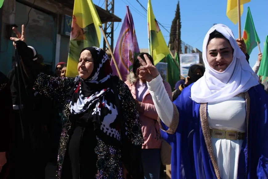 Şêniyên Çilaxa ji bo 8`ê Adarê meşiyan