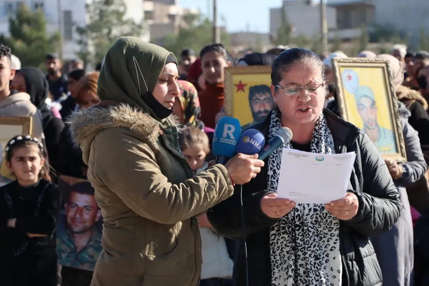 Malbatên şehîdan êrişa li ser Şengalê şermezar kir
