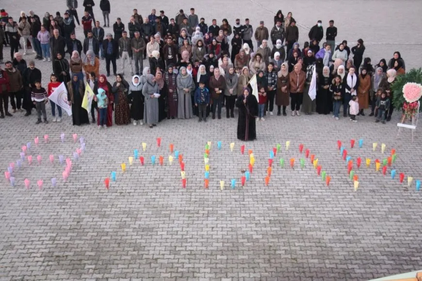 Bi boneya 8'ê Adarê mûm li ser gorên şehîdan hatin pêxistin