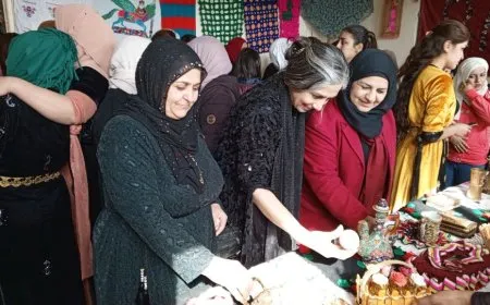 Di çalakiyên 8’ê Adarê de banga têkoşîna hevpar