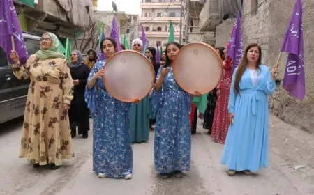 Bi boneya 8'ê Adarê rêzeçalakî hatin lidarxistin