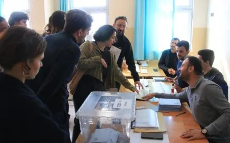Li 11 bajaran DEM Partî li pêş e