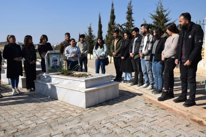 Di salvegera 11`an a ANHA`yê de serdana gorên şehîdan hate kirin