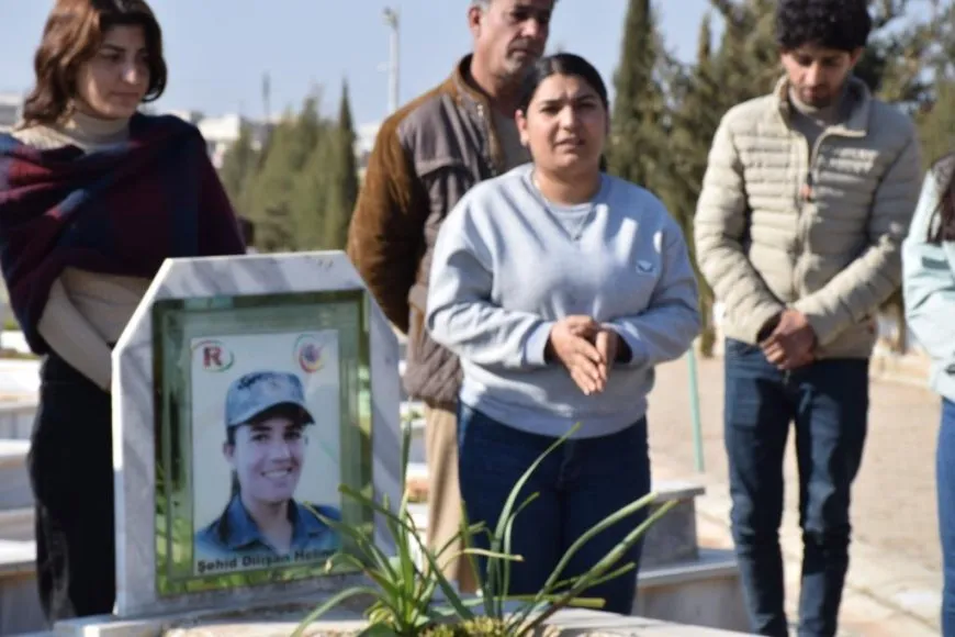 Di salvegera 11`an a ANHA`yê de serdana gorên şehîdan hate kirin