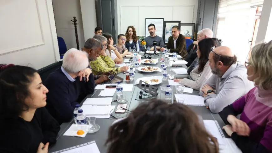 Delegasyona Navneteweyî çû serdana parêzerên Rêber Abdullah Ocalan