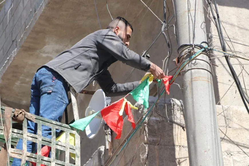 Kolan bi rengên 8’ê Adarê tên xemilandin
