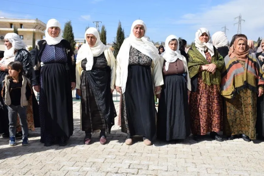 Li Kobanê bi boneya 8’ê Adarê pêşangehek hat vekirin