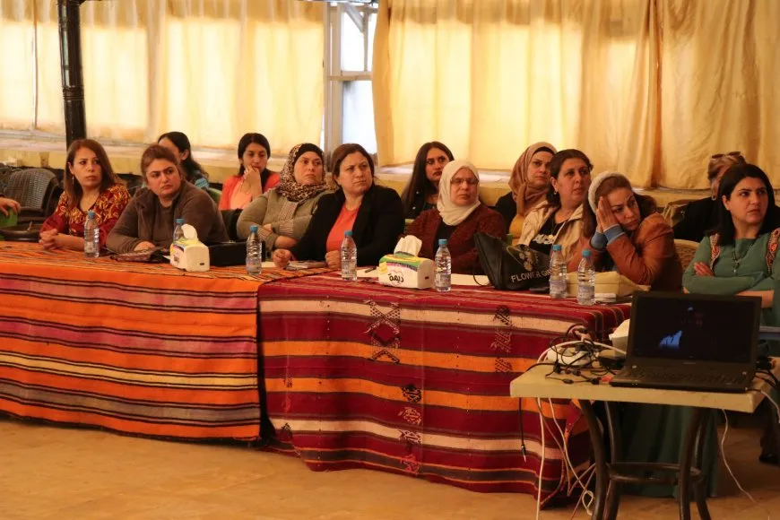 Panela diyalogê ya jinan a Helebê bi dawî bû