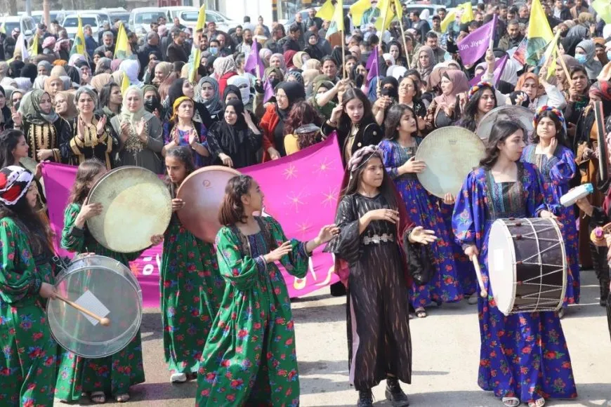 Di çalakiyên 8`ê Adarê de banga mezinkirina têkoşînê hate kirin