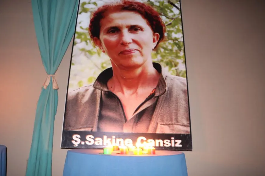 Fîlmê ‘Stranên Keziya Sor’ li Qamişloyê hat pêşandan