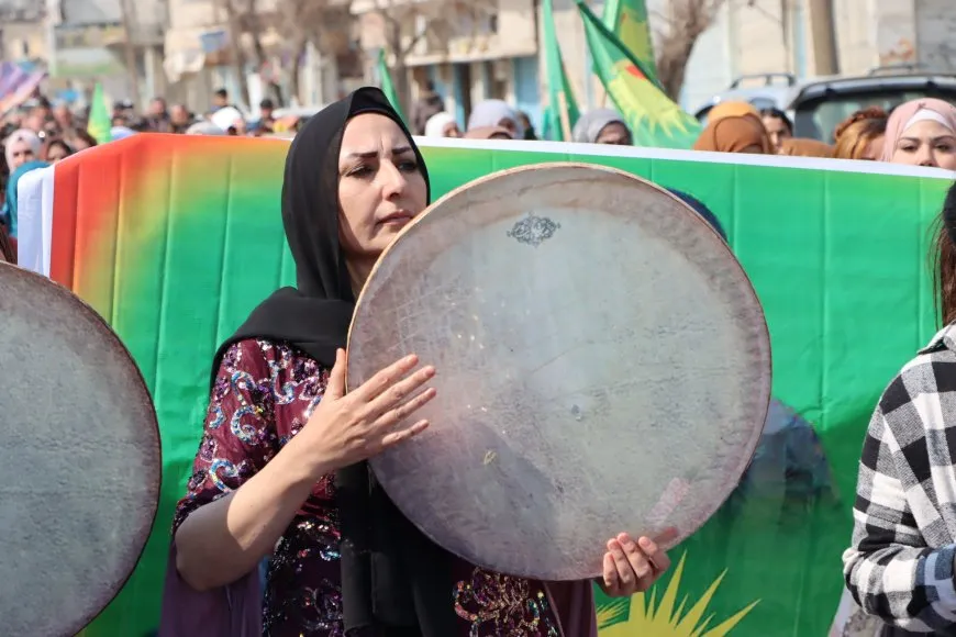 Meşa 8’ê Adarê ya li Amûdê: Birêxistinbûna jinan bersiva êrişên dagirkeriyê ye