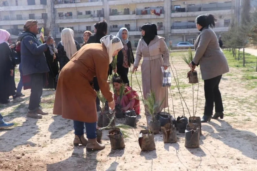 Di nava çalakiyên 8`ê Adarê de çandina daran û serdana saziyan