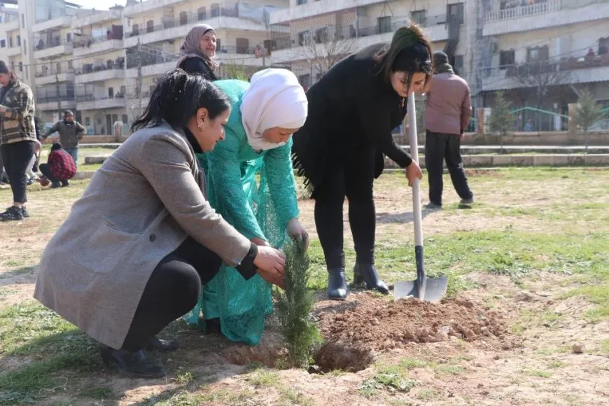 Di nava çalakiyên 8`ê Adarê de çandina daran û serdana saziyan