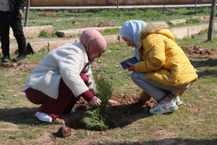 Di nava çalakiyên 8`ê Adarê de çandina daran û serdana saziyan
